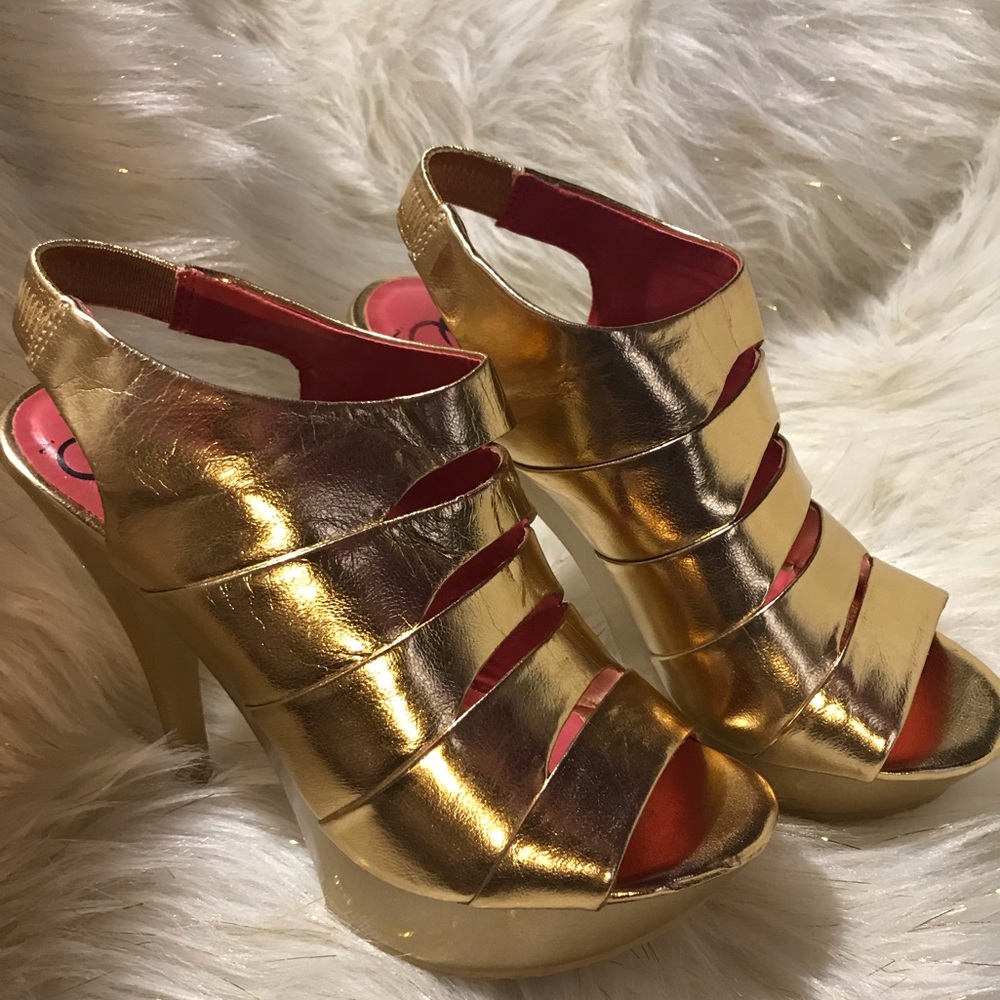 Gold Platform Heels - Size 7